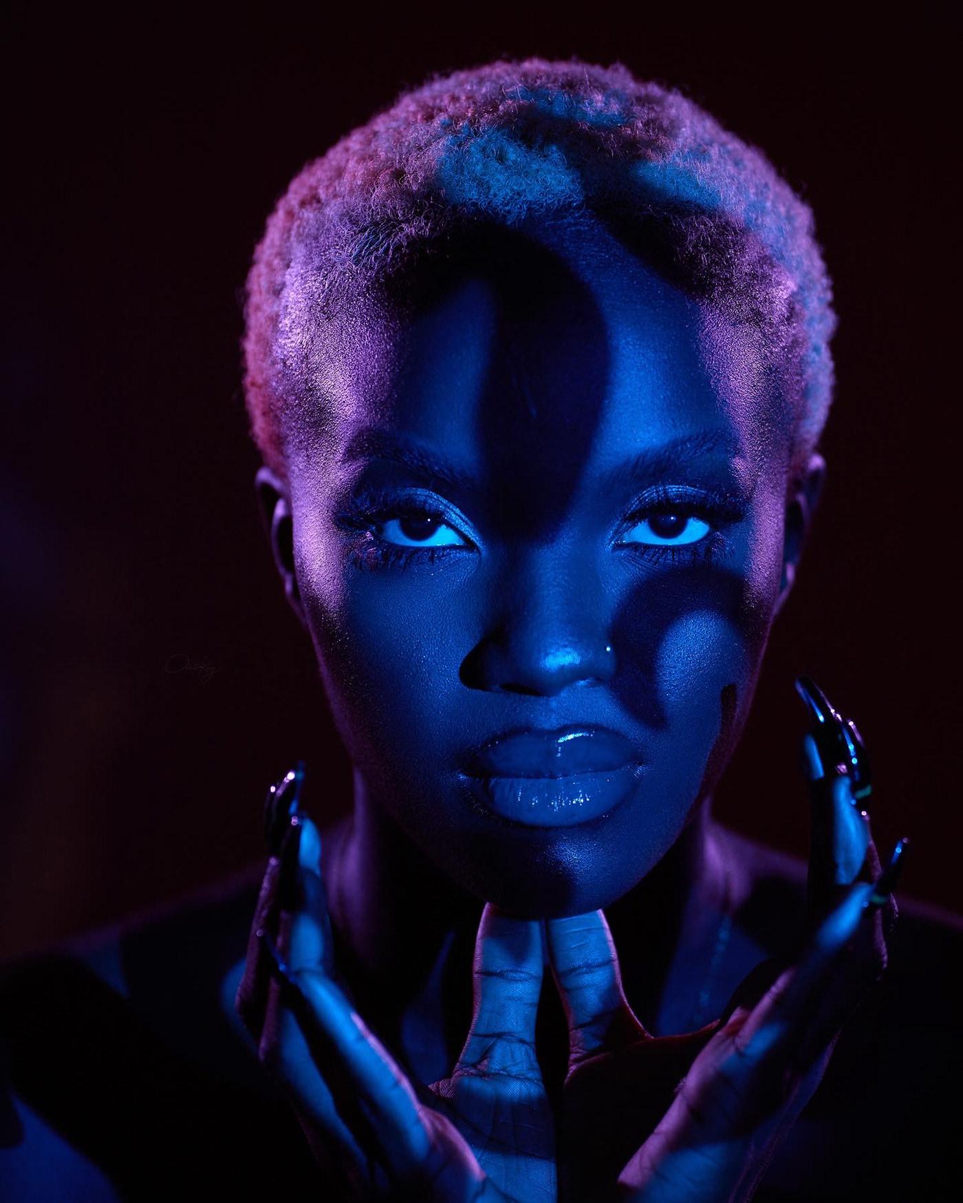 editorials/mood-in-shades-of-blue